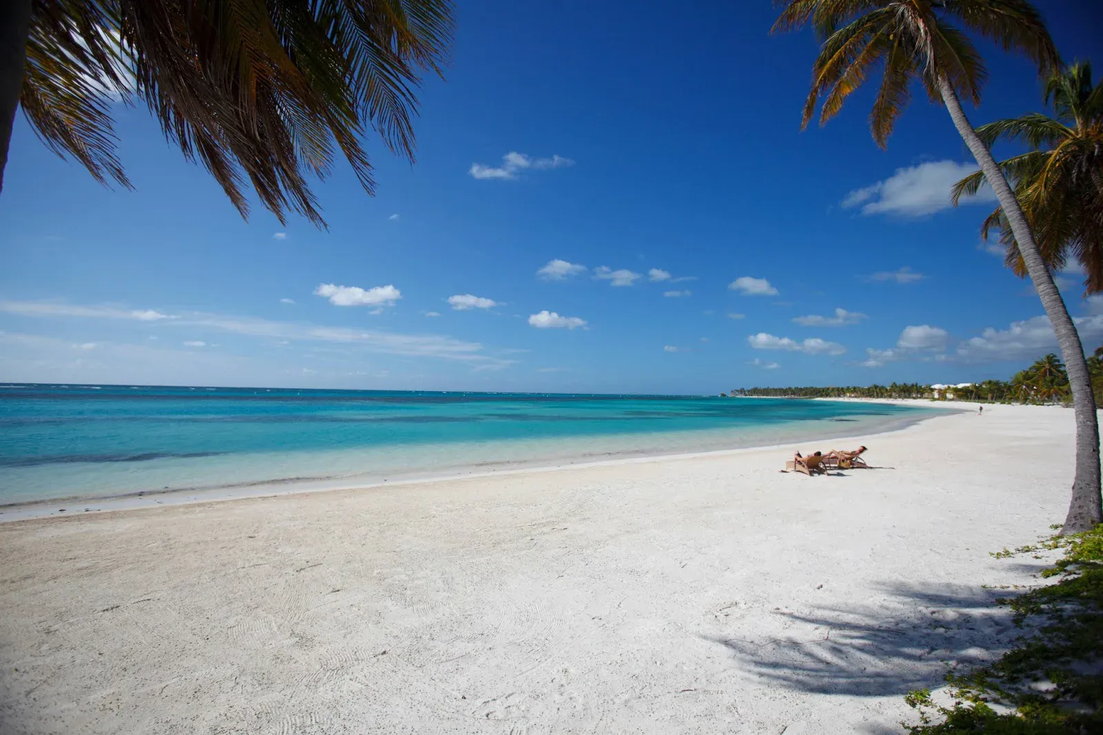 Verano en Hoteles Bahía Príncipe — La Romana (LRM)