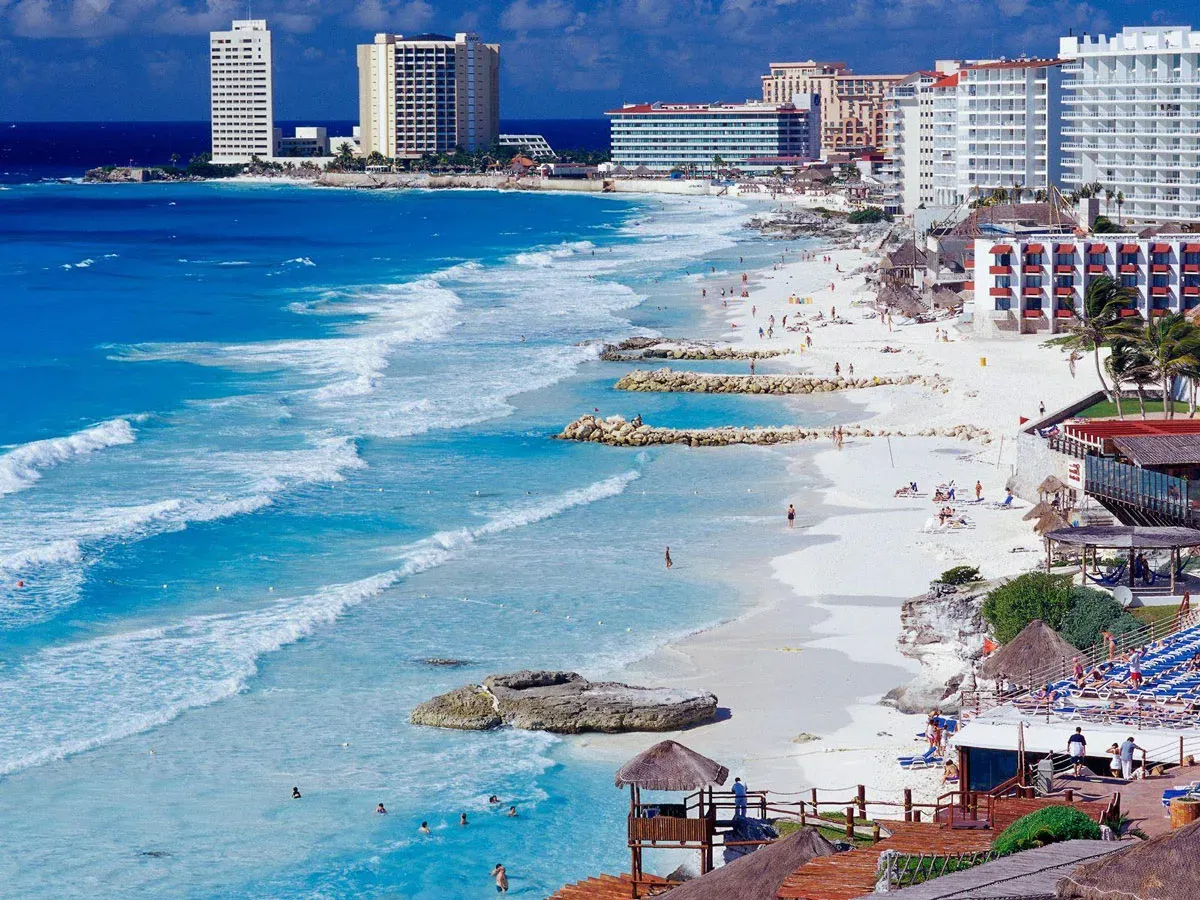 Verano en Hoteles Iberostar — Cancun (CUN)