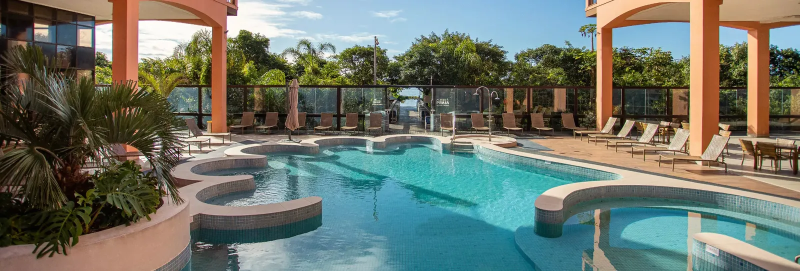 Hotel Jurere Beach Village