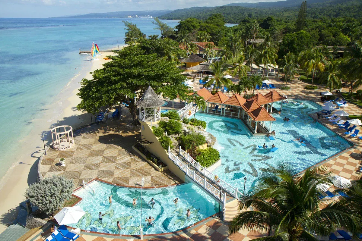 Verano a tu pinta: Jamaica, Runaway Bay 2027 - Terrestre — Jamaica (JAM)