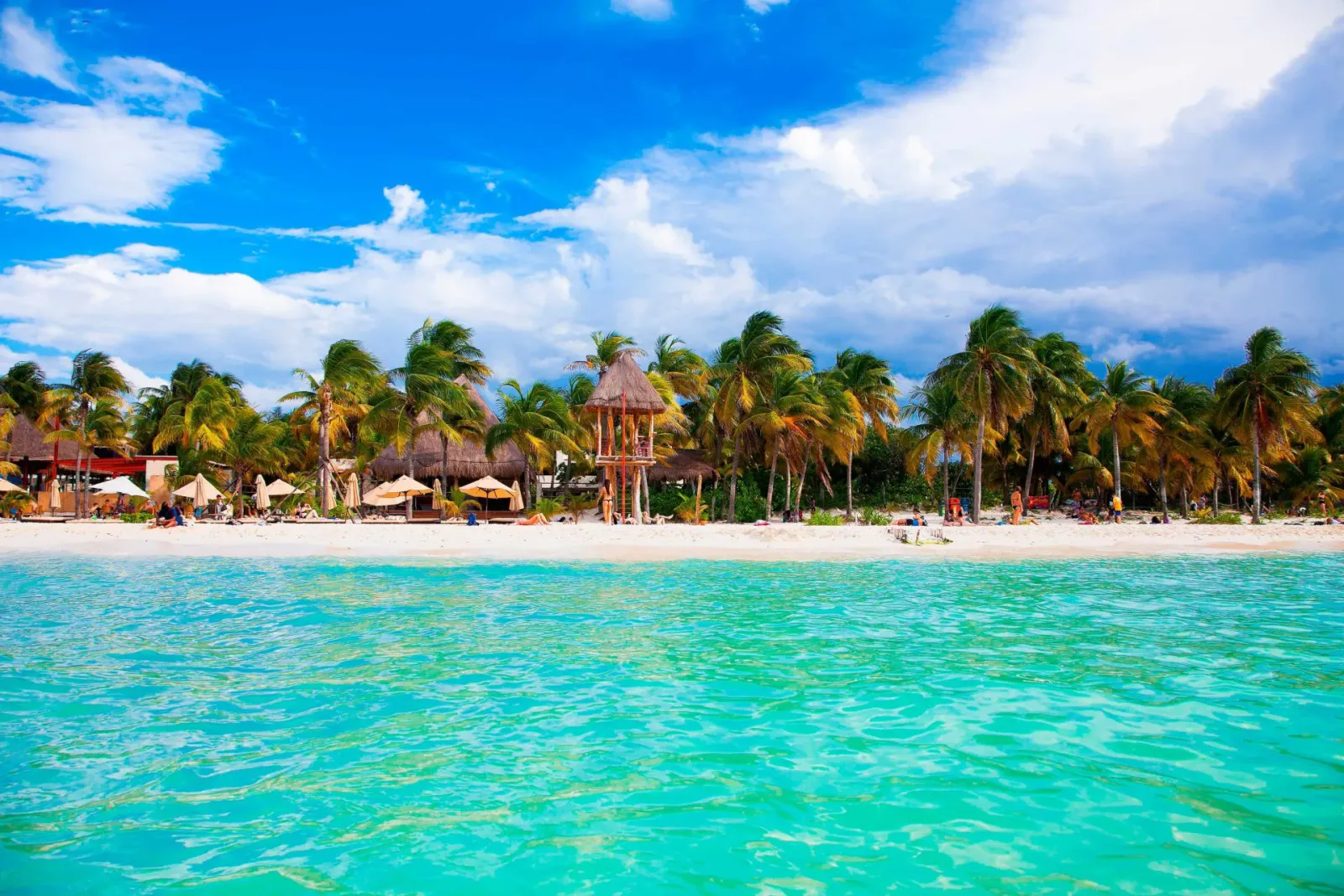 Verano en Hoteles RIU — Playa Mujeres (PLM)
